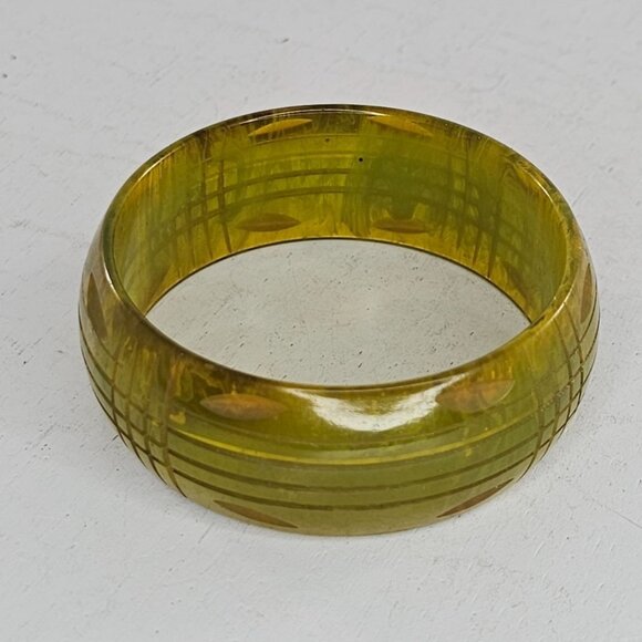 Vintage Bakelite Apple Juice Carved Bracelet Bangle Small Size - Picture 11 of 16